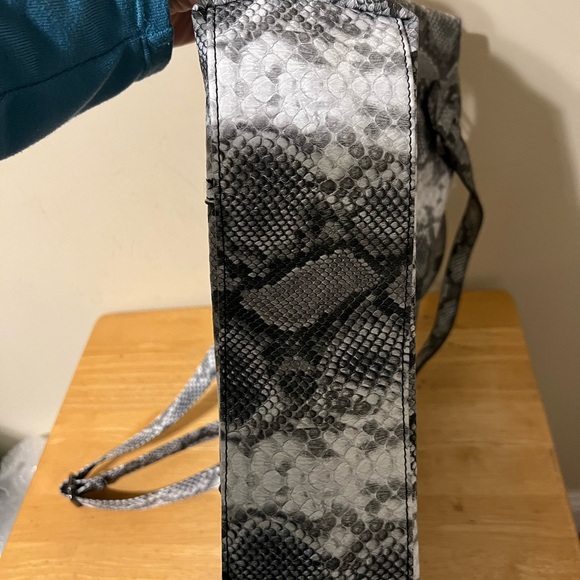 Jessica Simpson Black and White Phython Zoey Satchel - Picture 11 of 15